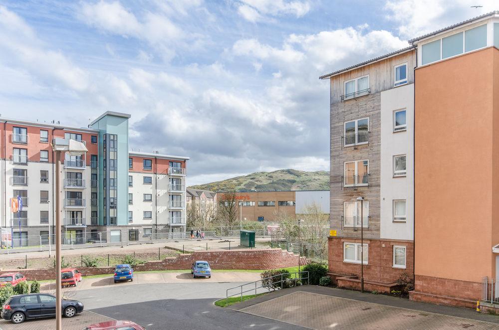Holistic Condos Apartments - Hawkhill Edinburgh Exterior photo